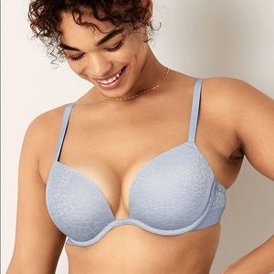 Brand new! PINK
WEAR EVERYWHERE SUPER PUSH-UP